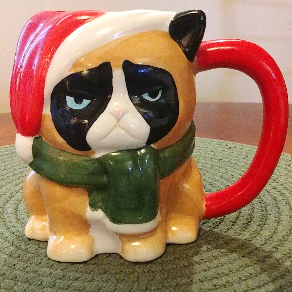 NEW Grumpy Cat Santa Christmas Mug